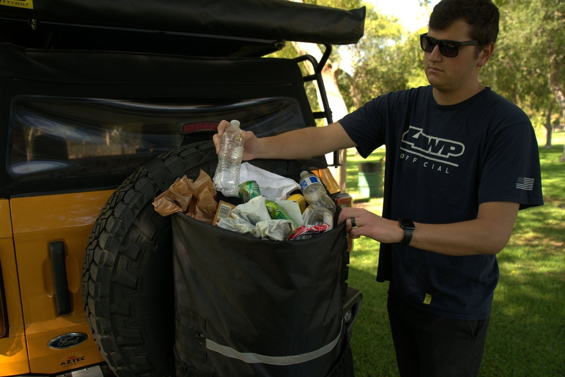 Smittybilt Universal Fit Spare Tire Trash / Storage Bag - Fits up to 40" Tire