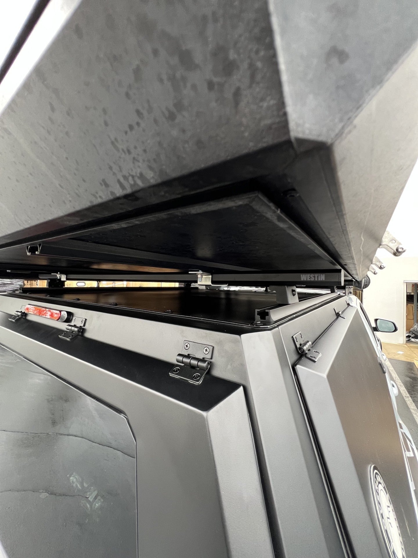 Westin Automotive Low Profile Bed Cap Cross Rail Kit - Recon Recovery