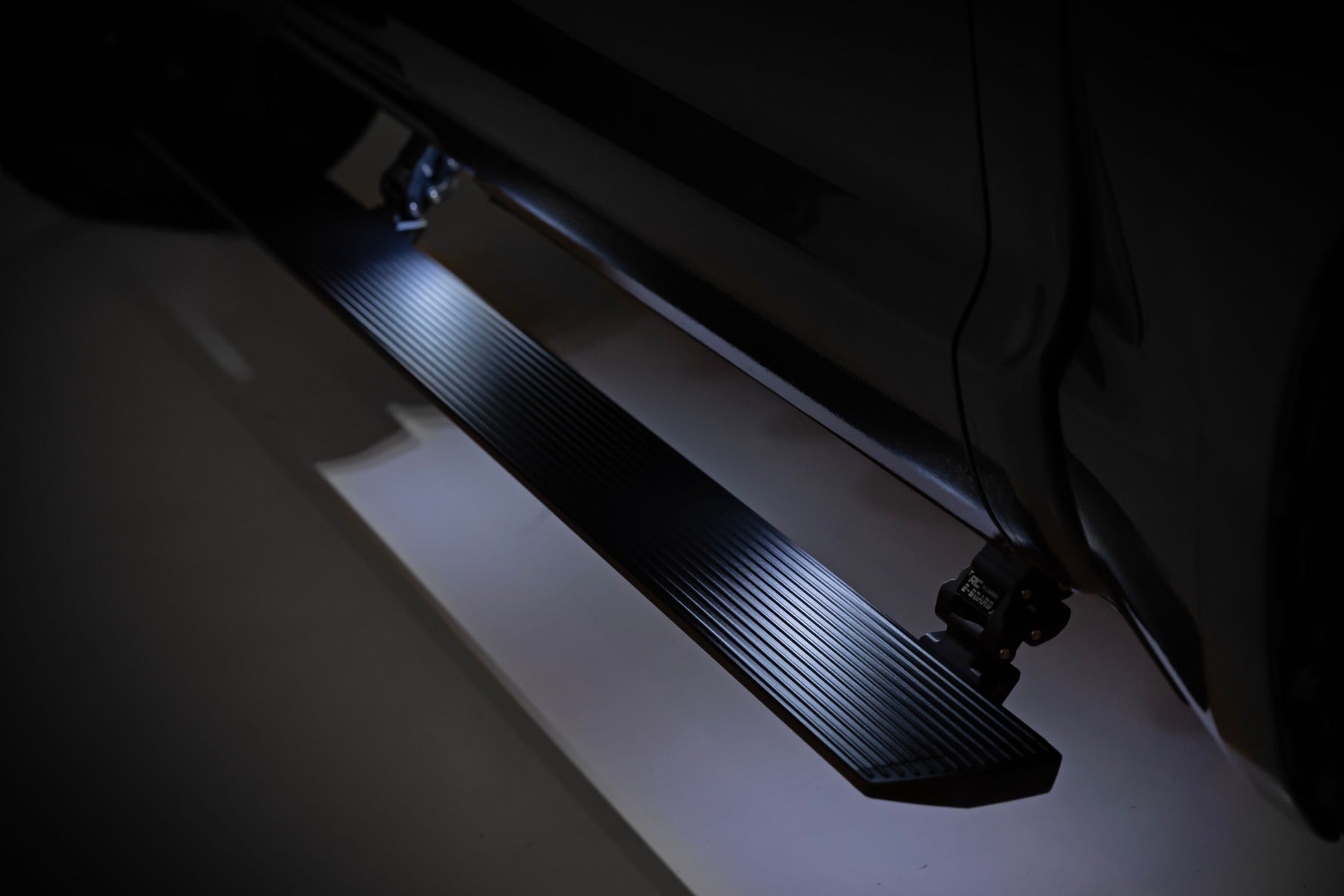 Rough Country Power Drop Down Running Boards for 2024-2025 Toyota Tacoma - Recon Recovery