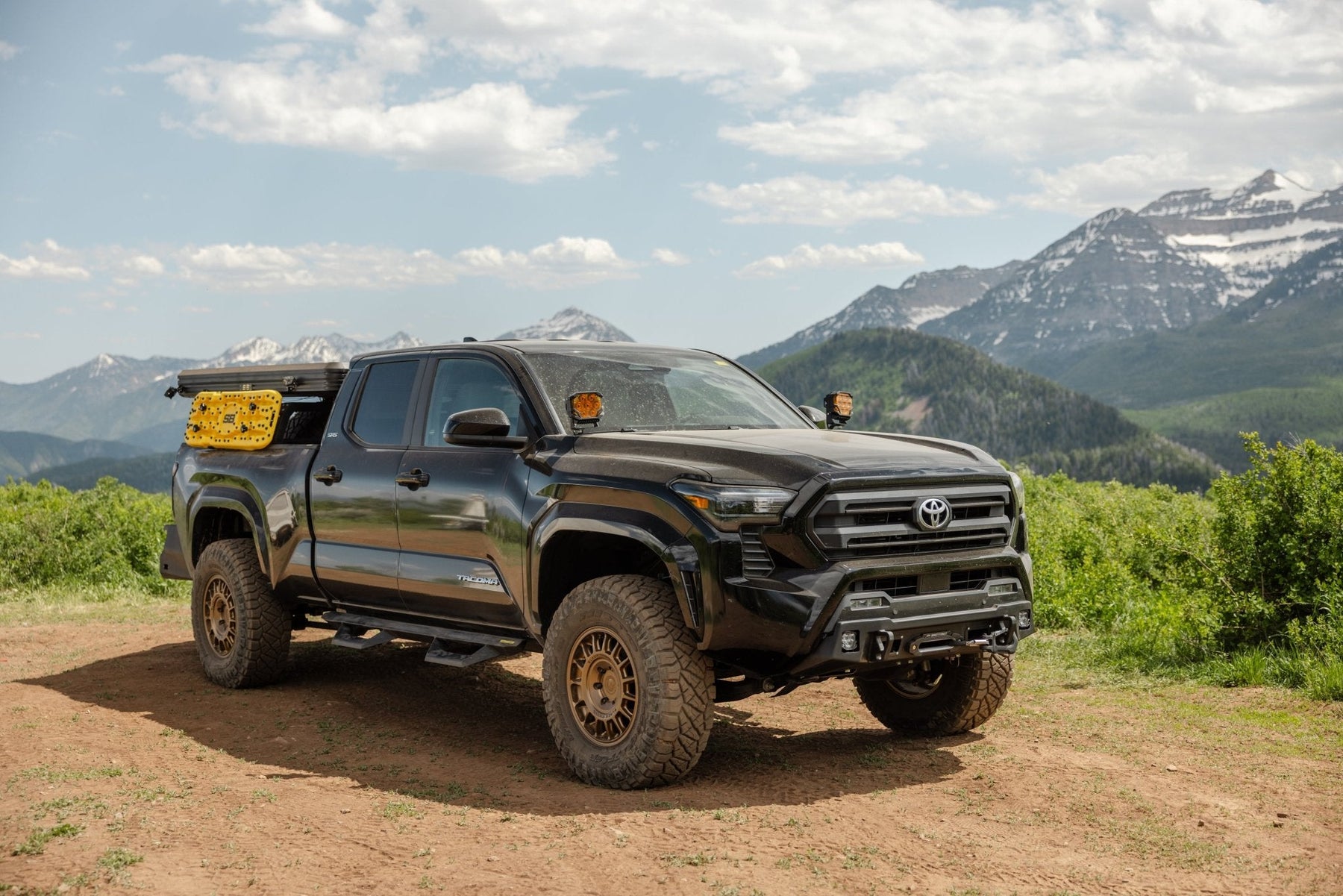 Smittybilt Angular Drop Steps | 2024–2026 Toyota Tacoma Double Cab