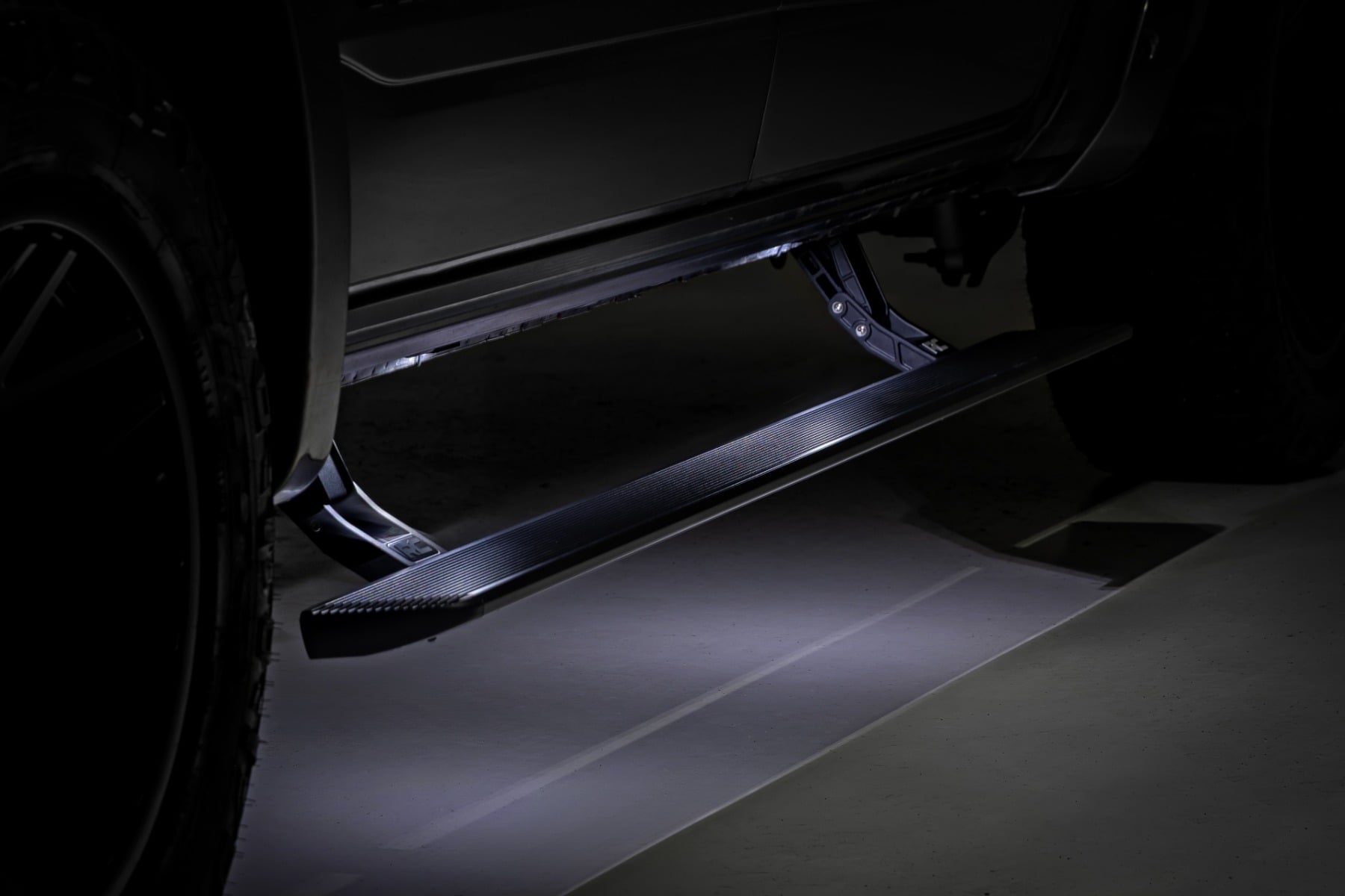 Rough Country Power Running Boards Ram 1500 (2009-2018 & Classic)