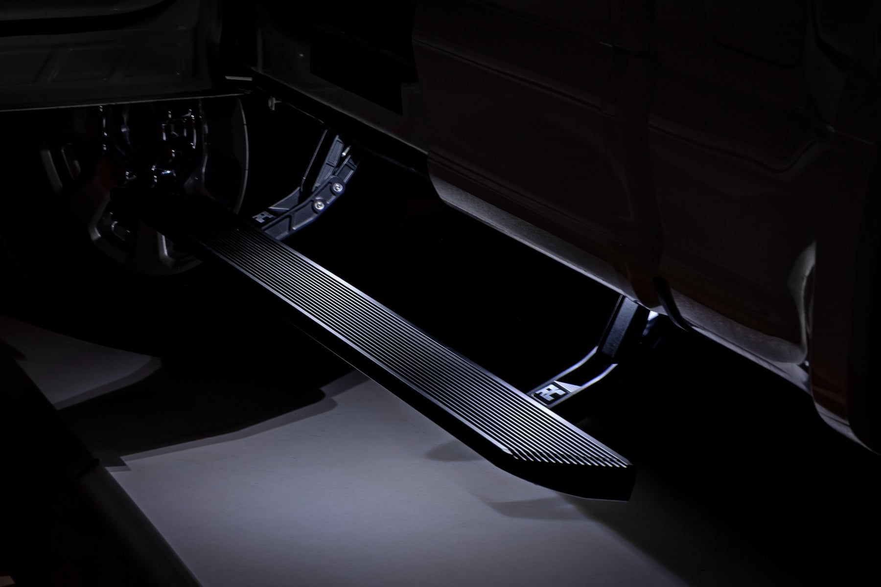 Rough Country Power Running Boards for 2015-2026 Ford F-150/Lightning/F-250 & F-350/Raptor