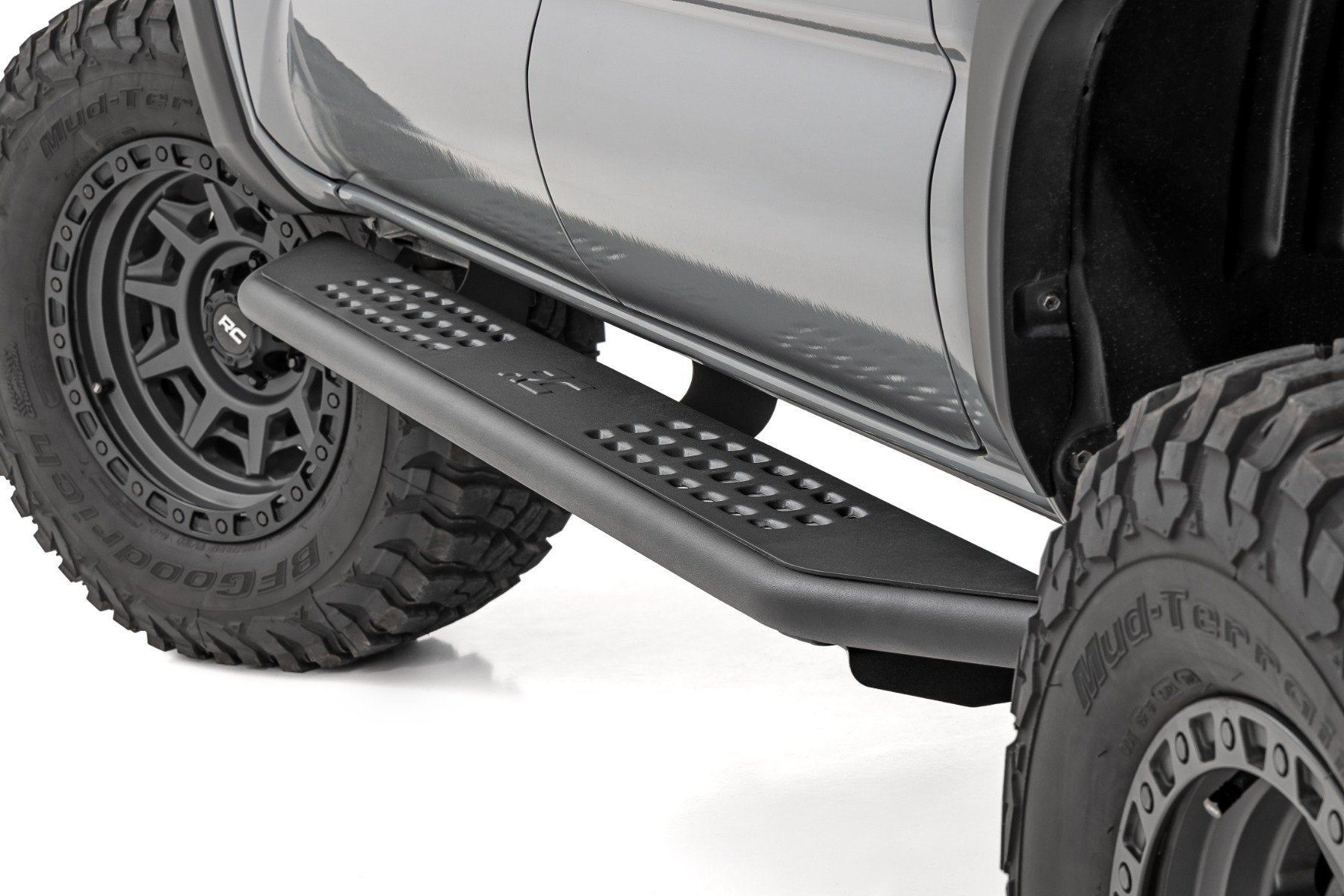Rough Country OV2 Running Boards – Toyota Tacoma (2016-2023) Crew Cab