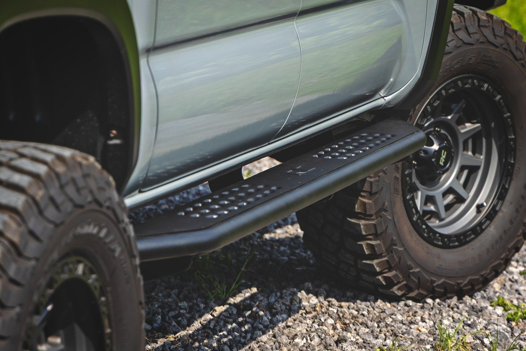 Rough Country OV2 Running Boards – Toyota Tacoma (2016-2023) Crew Cab