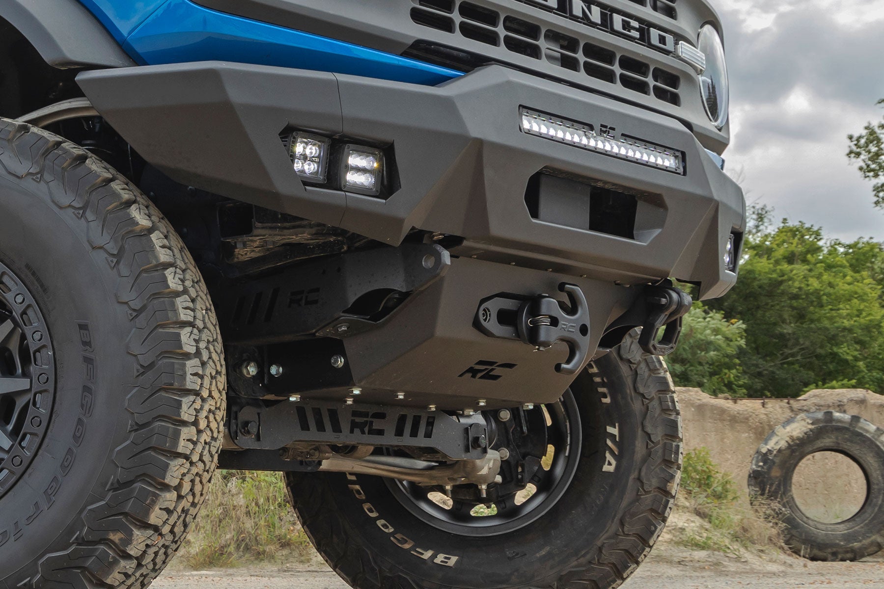 Rough Country Hidden Winch Mount for 2021-2026 Ford Bronco With PRO9500S Winch