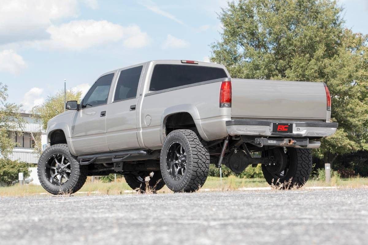 Rough Country 6 Inch Lift Kit for 1988-2000 Chevy/GMC 3/4-Ton Suburban/C2500/K2500 Truck/C3500/K3500 Truck