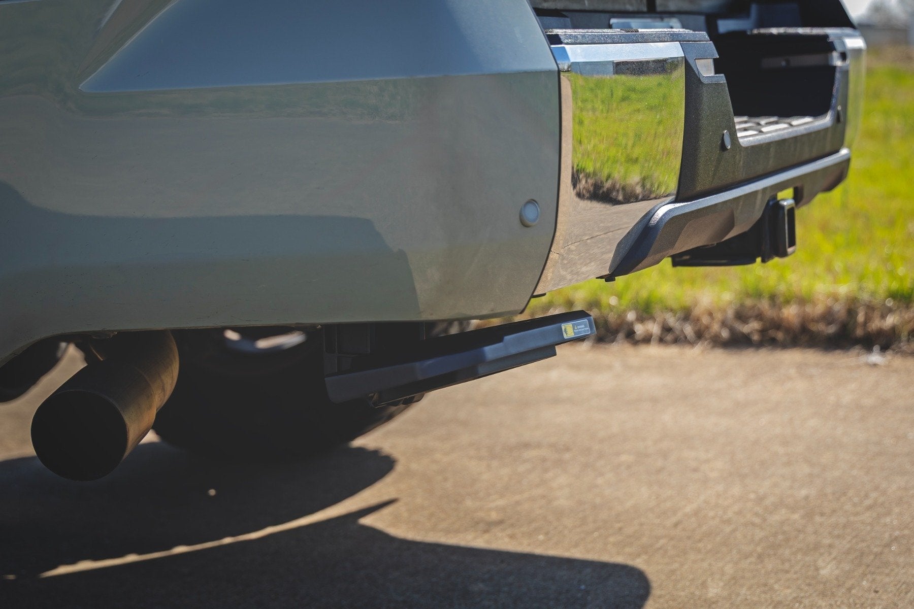 Rough Country Retractable Bed Step for 2021-2026 Toyota Tundra - Recon Recovery