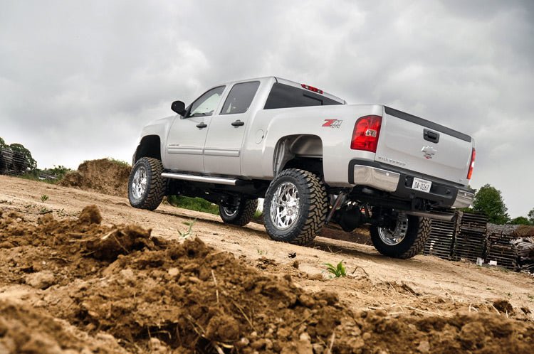 Rough Country 7.5 Inch Lift Kit for 2011-2019 Chevy/GMC 2500HD/3500HD