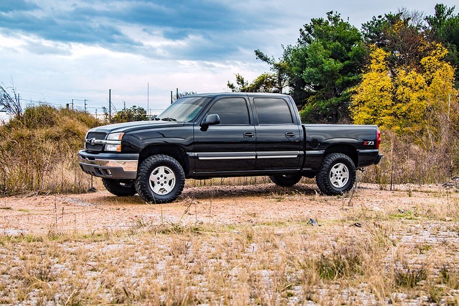 Rough Country 1.5-2 Inch Lift Kit Chevy/GMC 1500 (99-06 & Classic)