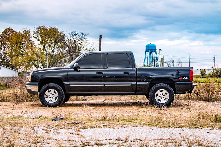 Rough Country 1.5-2 Inch Lift Kit Chevy/GMC 1500 (99-06 & Classic)