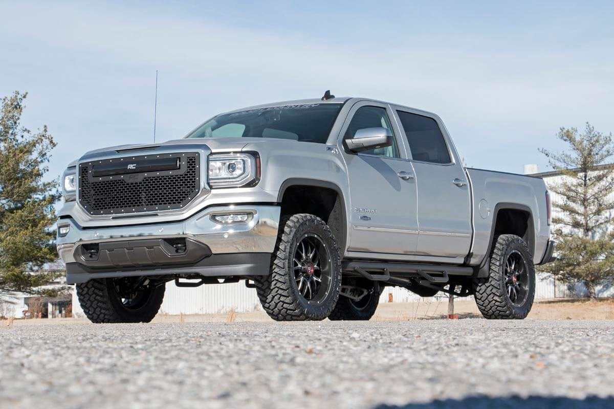 Rough Country 3.5 Inch Lift Kit Chevy/GMC 1500 (14-18 & Classic)