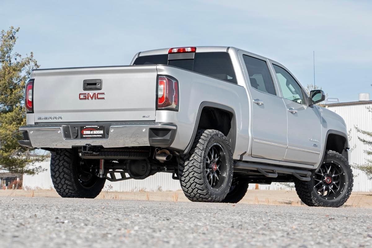 Rough Country 3.5 Inch Lift Kit Chevy/GMC 1500 (14-18 & Classic)