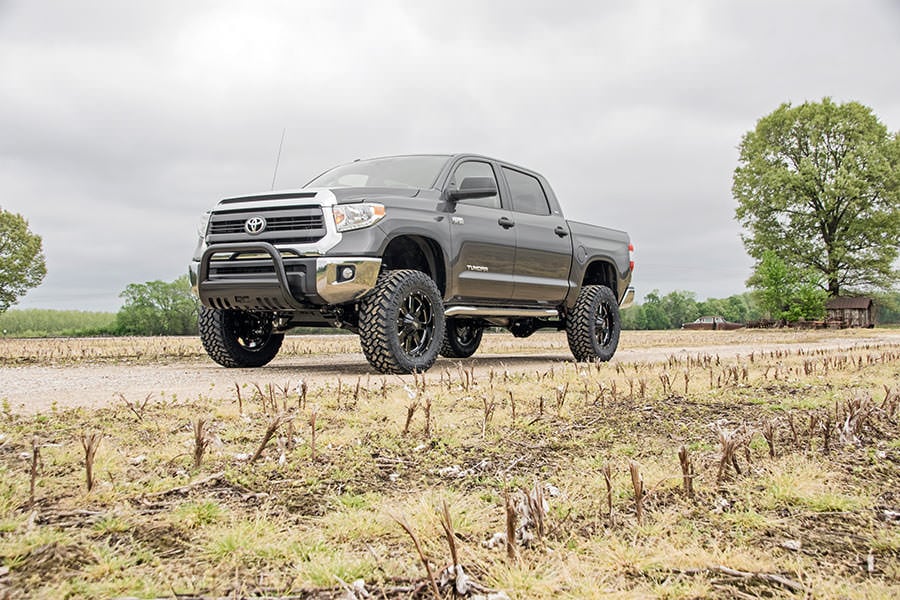 Rough Country 6 Inch Lift Kit for 2007-2015 Toyota Tundra