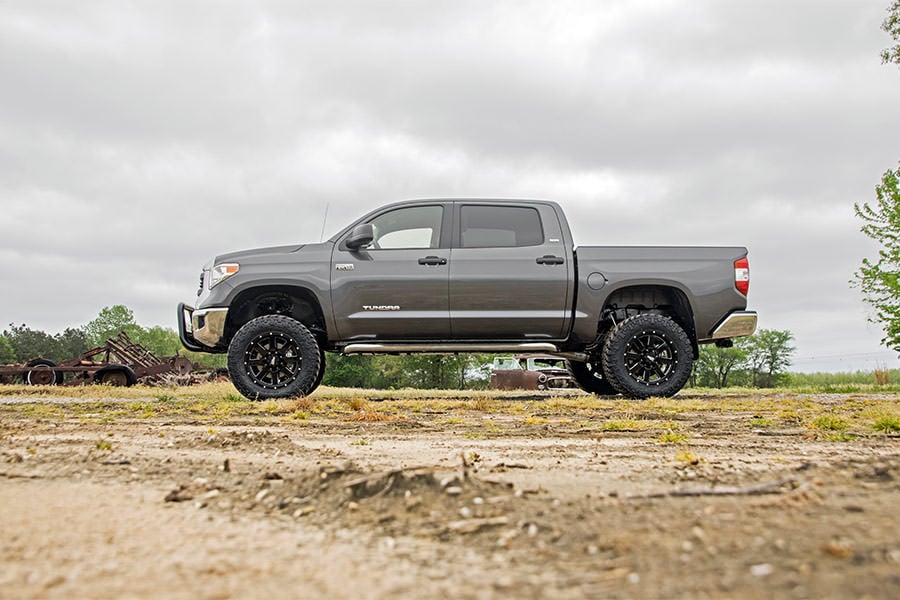 Rough Country 6 Inch Lift Kit for 2007-2015 Toyota Tundra