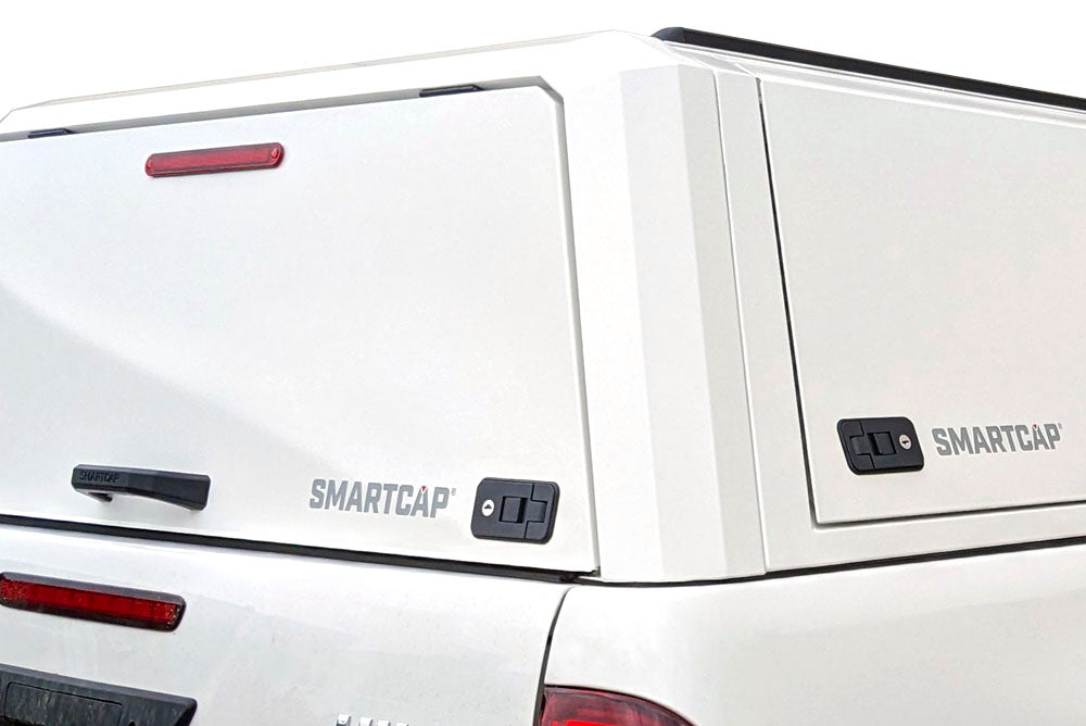 RSI EVOd Defender EDGE SmartCap in OEM White for 2022-2026 Nissan Frontier 5ft Short Bed